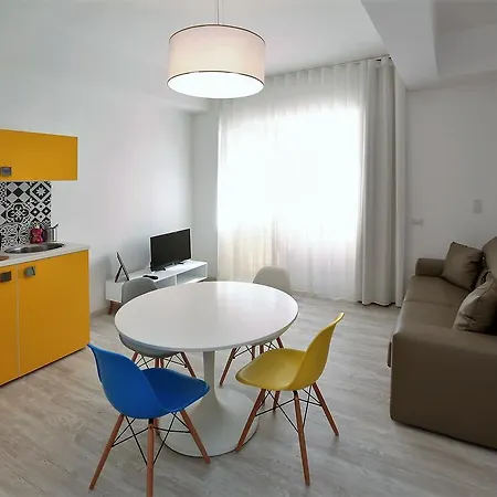 ゲストハウス Flower 4*